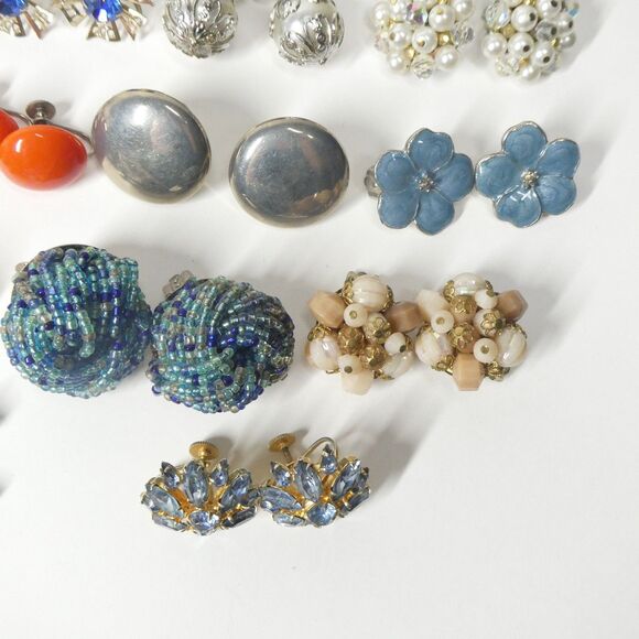 Clip On & Screwback Earrings Lot 25 Pairs Vintage to Modern - Picture 5 of 6